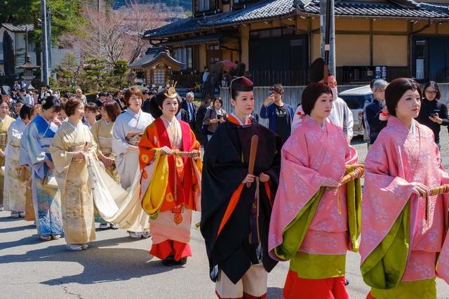 生きびな祭りの行列